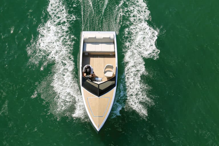 2020 Zin Boats Z2R Electric Boat Test, Pricing, Specs | Boating Mag