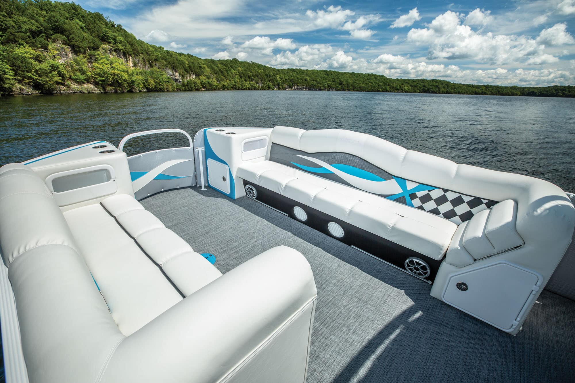 2020 PlayCraft PowerToon X-Treme 2700 | Boating Mag