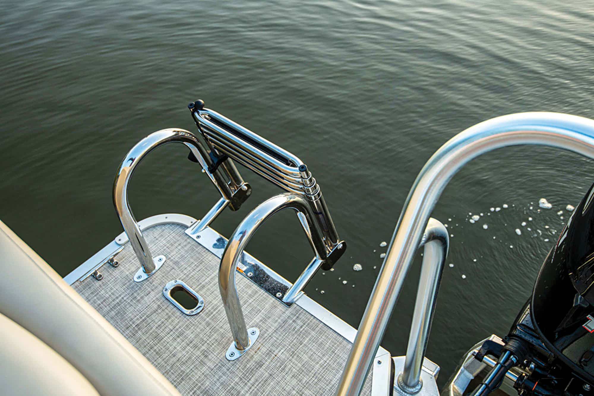 2021 Silver Wave SW3 2410 CLS | Boating Mag