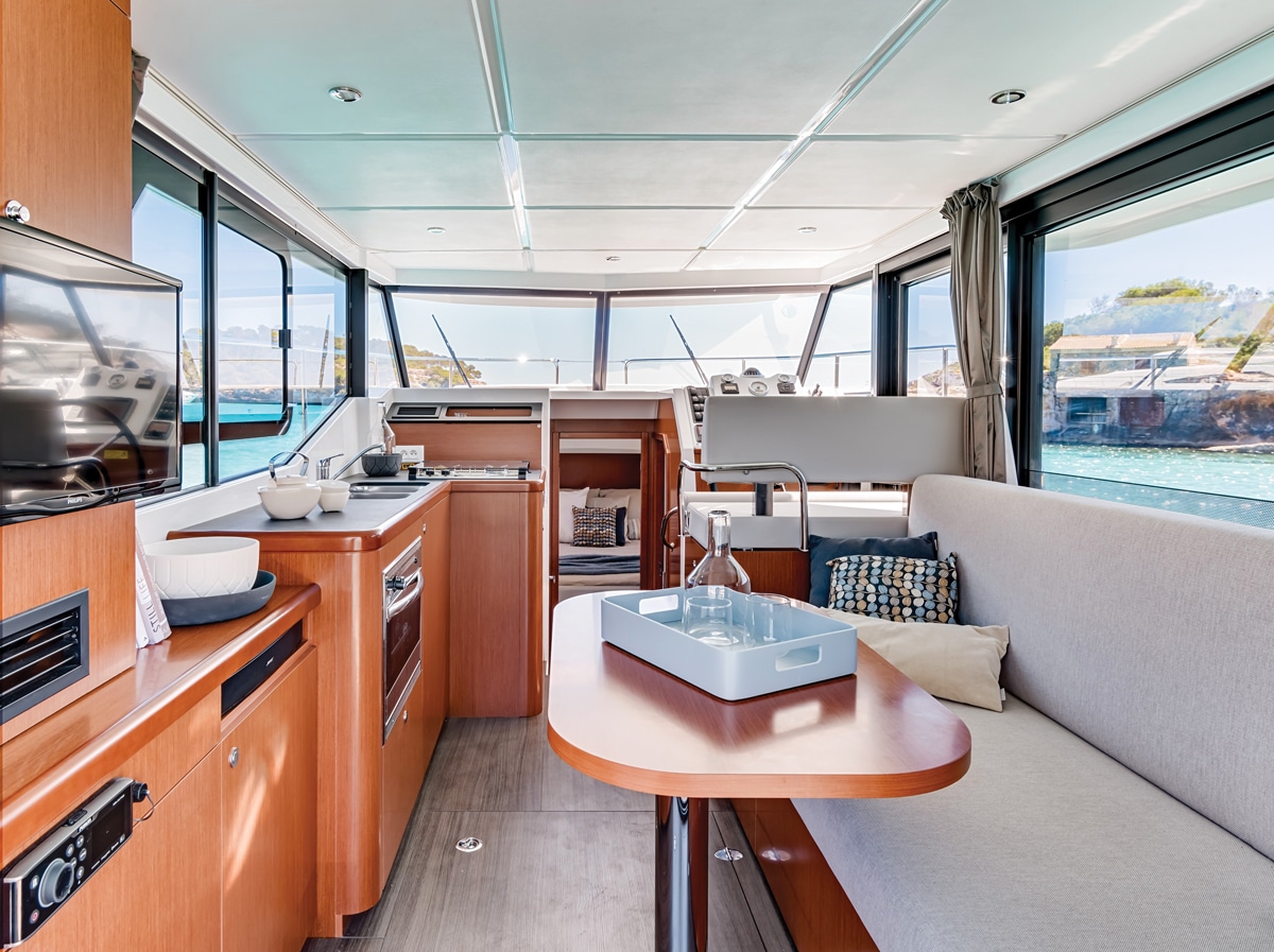 Beneteau Swift Trawler 30 | Boating Mag