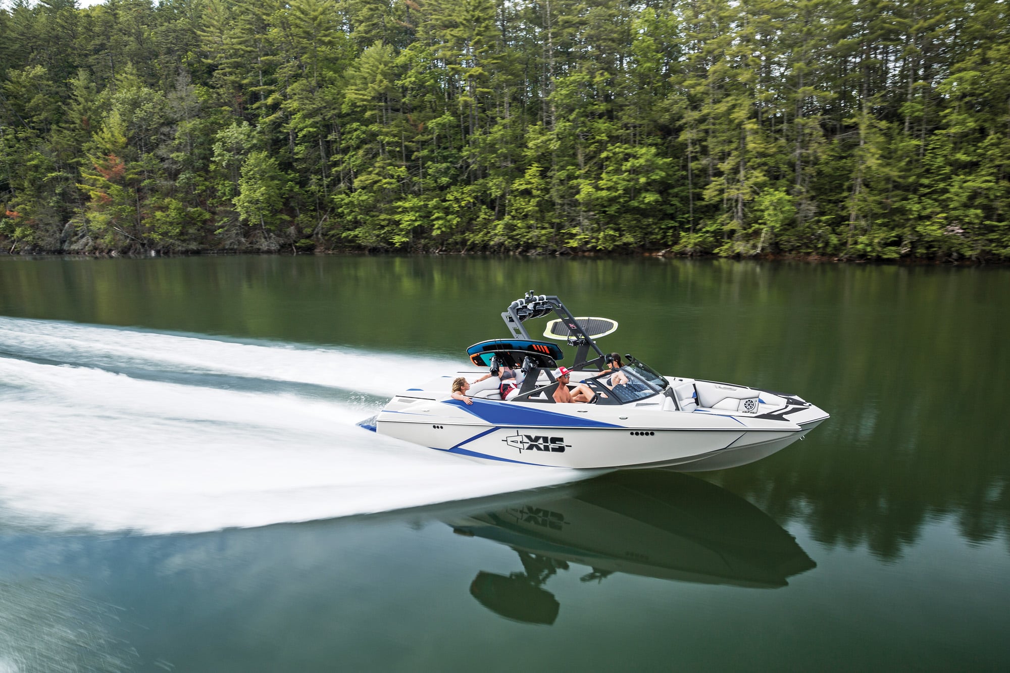 2018 Boat Buyers Guide: Axis A22 | Boating Mag