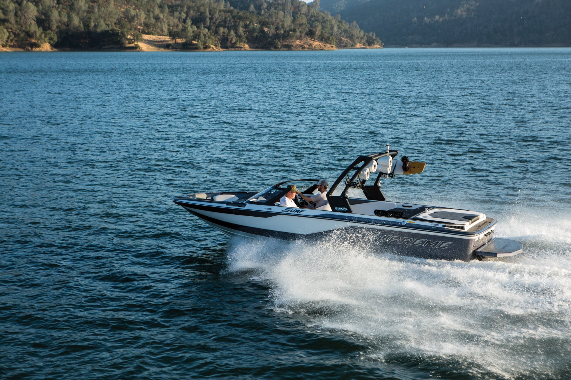 2018 Boat Buyers Guide: Supreme S224 | Boating Mag