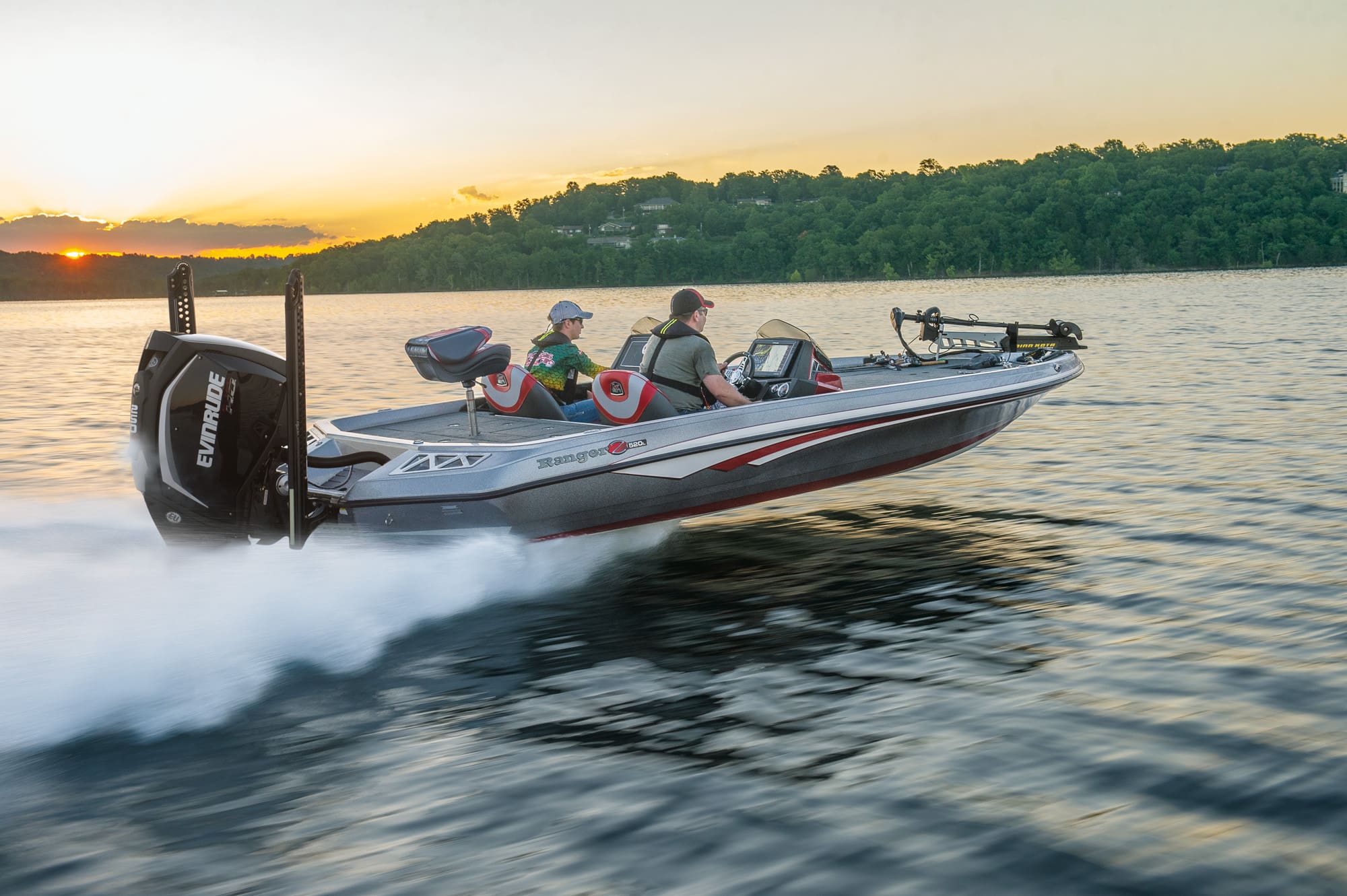 2018 Boat Buyers Guide: Ranger Z520L Comanche | Boating Mag