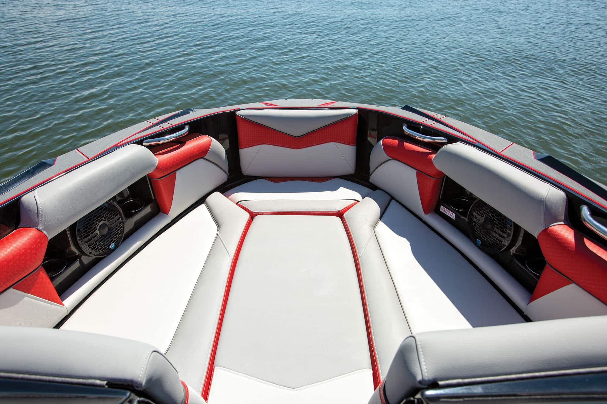 2022 Supreme S240 | Boating Mag