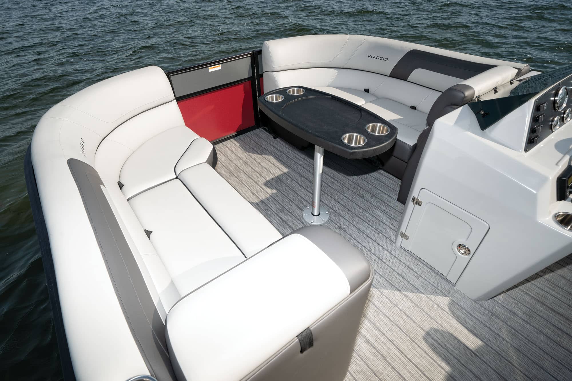 2022 Viaggio Lago 22S | Boating Mag