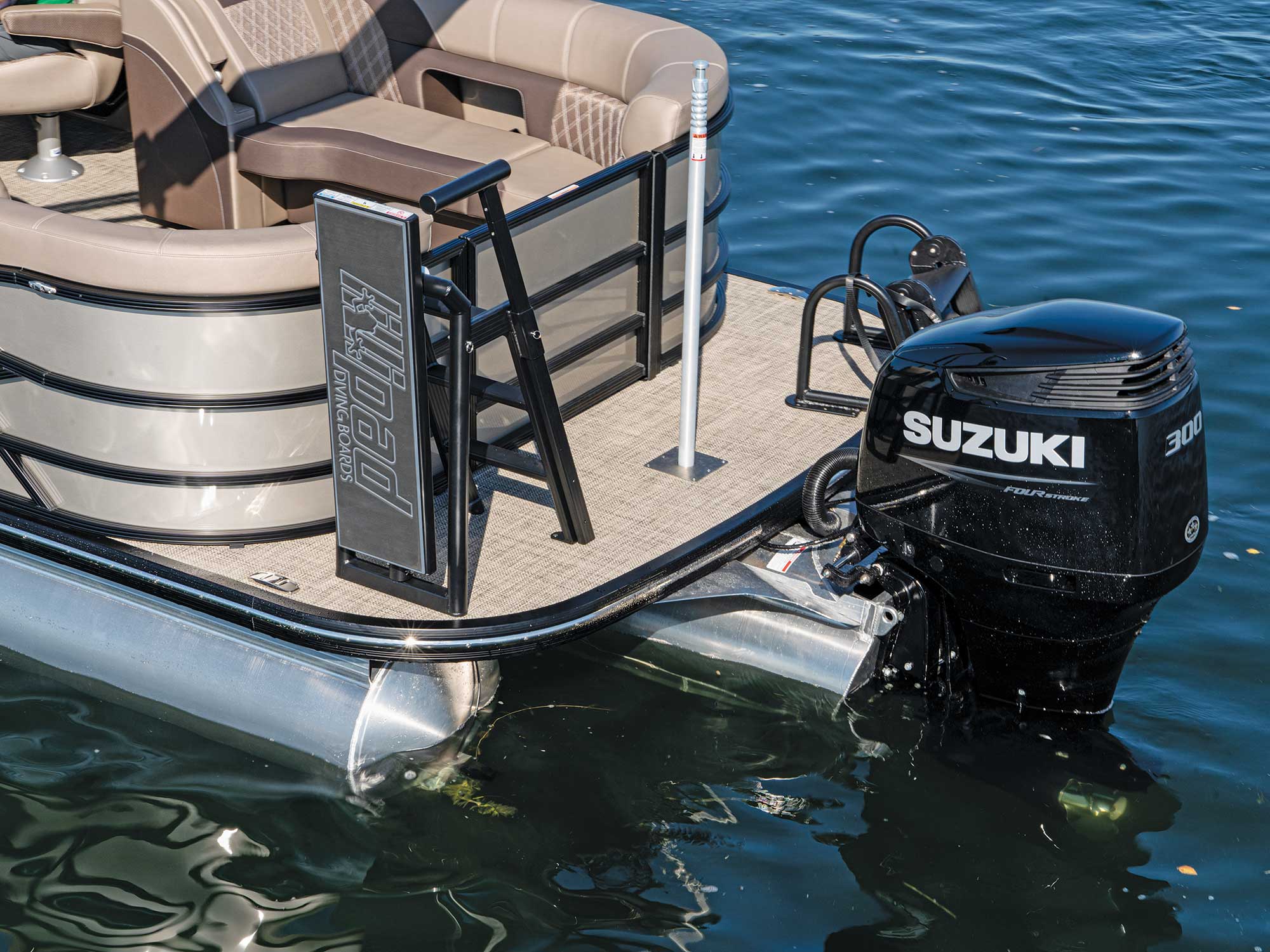 Choosing a Pontoon Boat Size to Fit Your Needs