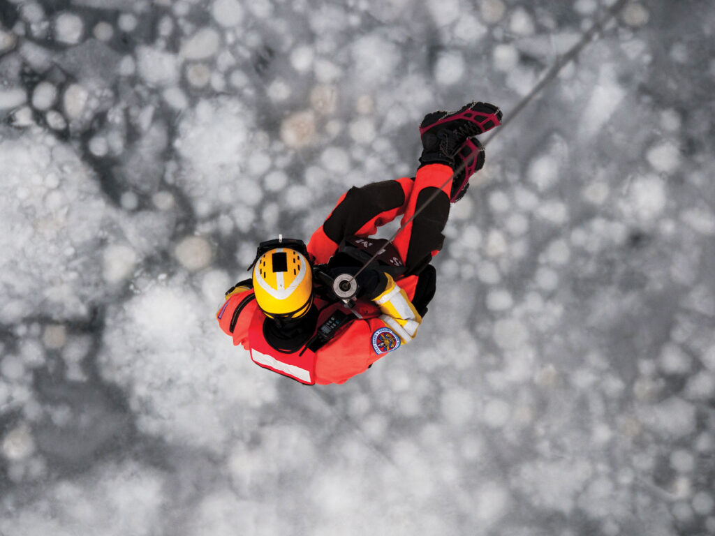 Rescue swimmer out in the ice