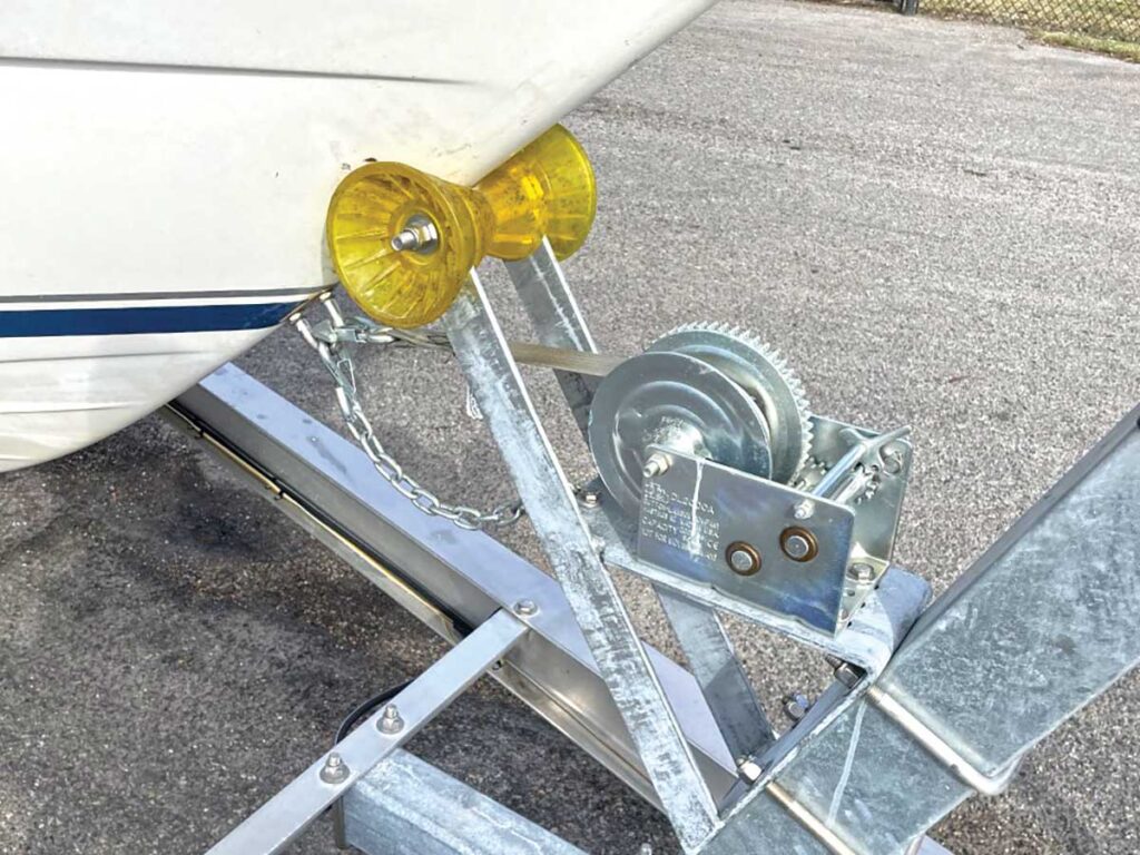 Bow stop and winch on a new trailer