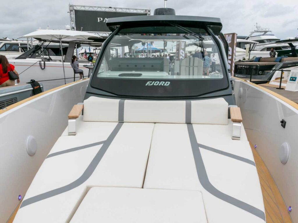 Fjord 39 XP sunpad