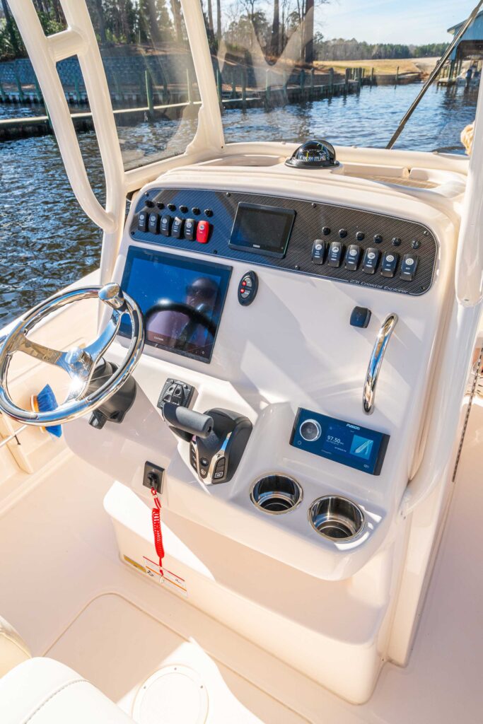 Grady-White 231 Coastal Explorer helm