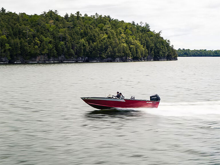 Alumacraft 205x on the lake