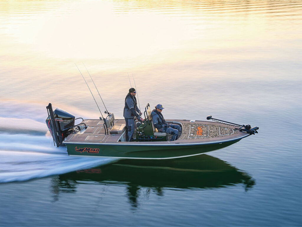 Mako 18 Pro Skiff Backwater Edition heading out to fish