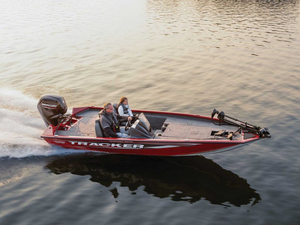 Tracker Pro Team 175 Tournament Edition on the lake