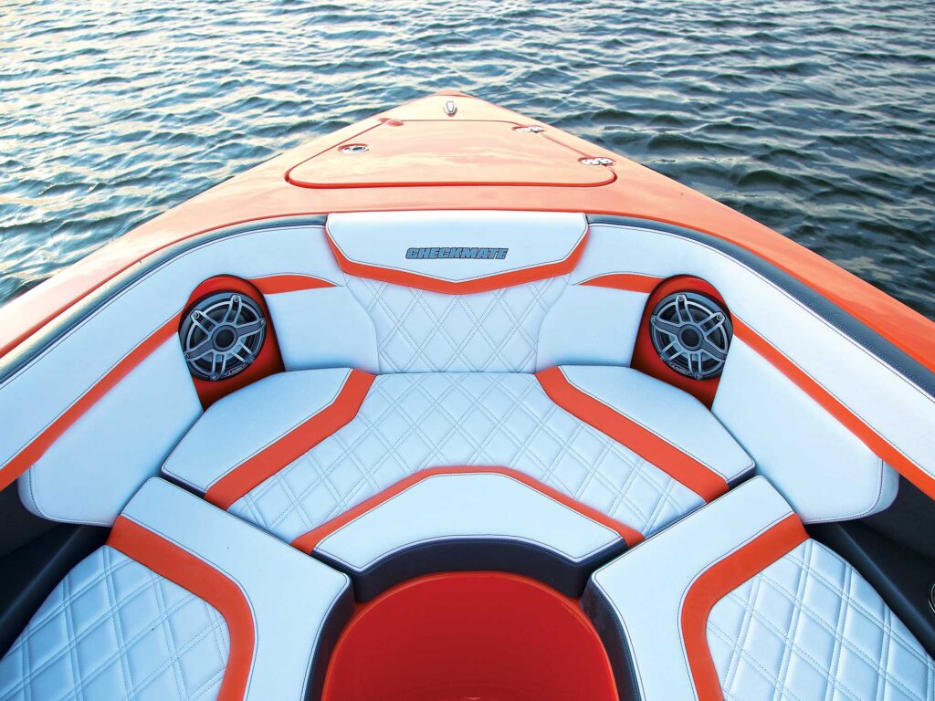 Checkmate 2400 BRX bow seating