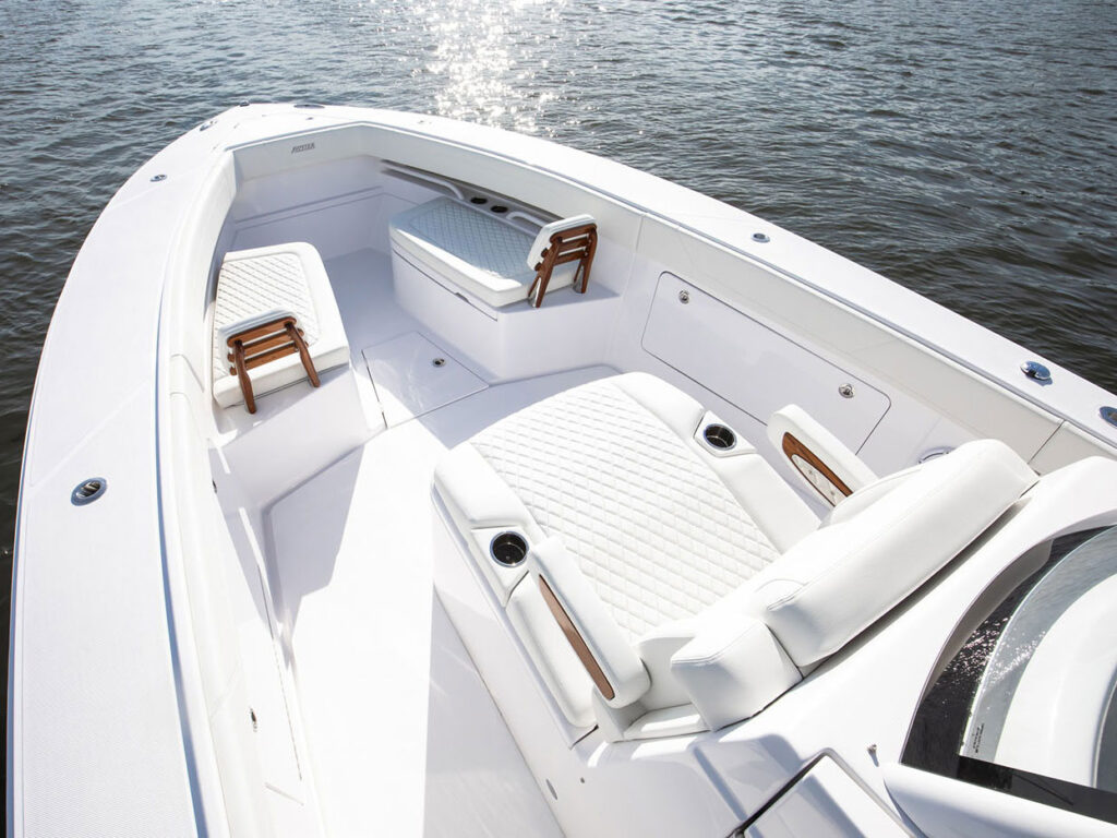 Jupiter Marine 340LS bow seating