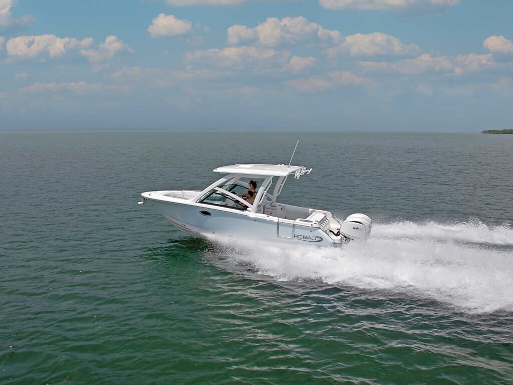 Robalo R257 offshore