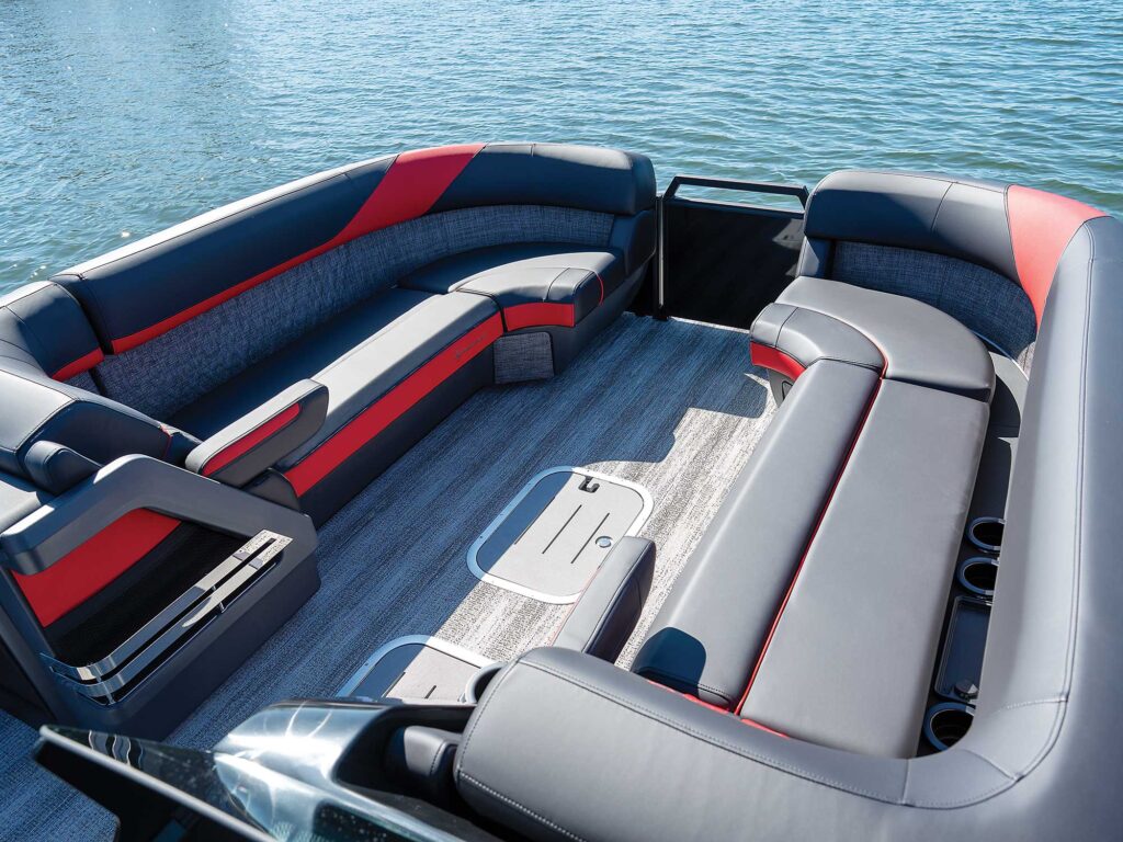 Bennington 24 MFB Sport bow seating