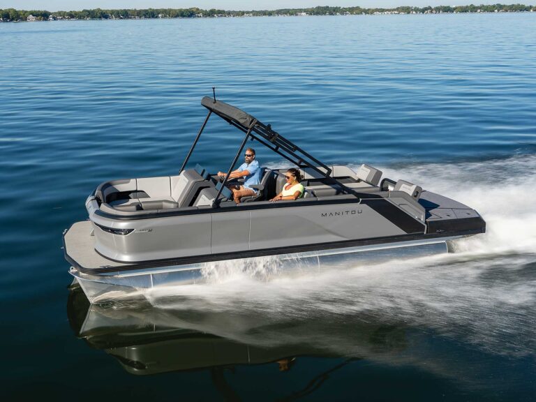 Manitou Cruise 22 Max Switchback leisurely cruising