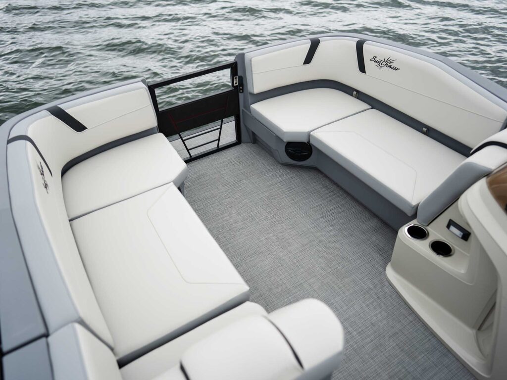 SunChaser Lucerne 20 LR DH bow seating