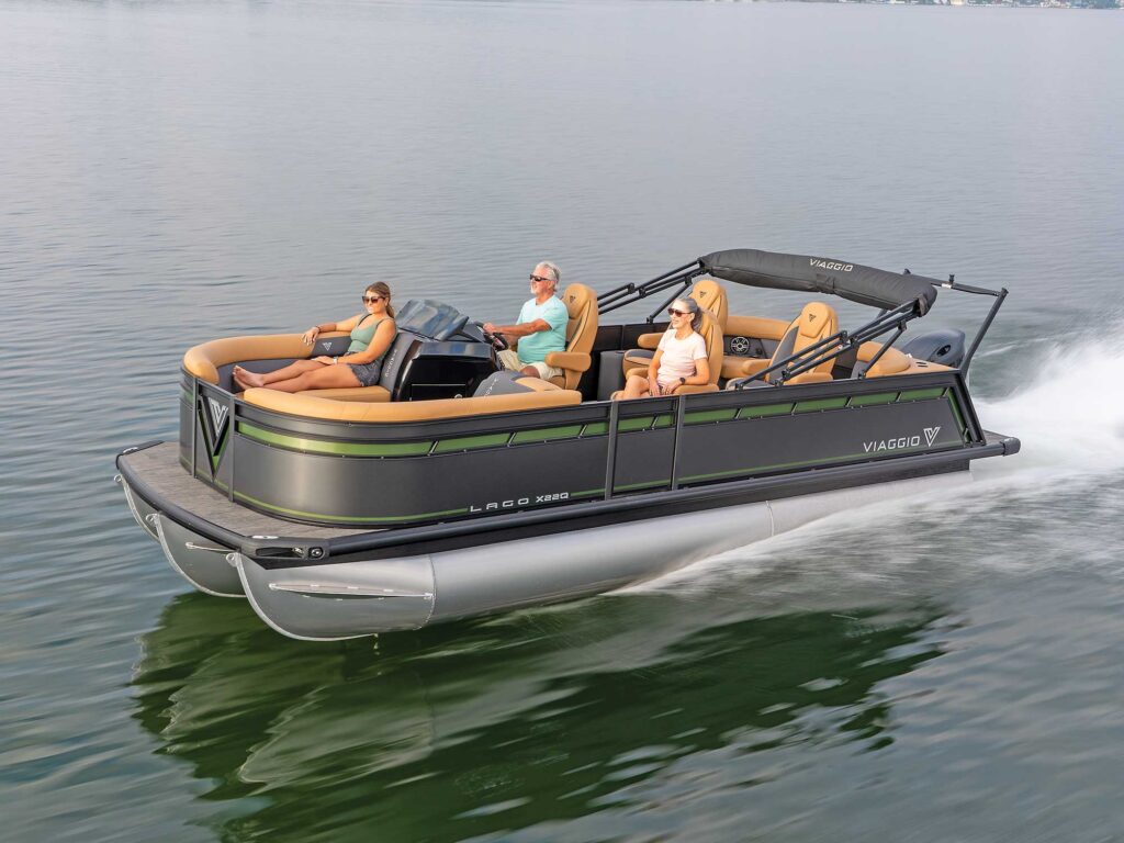 Viaggio Lago X22Q out for a cruise