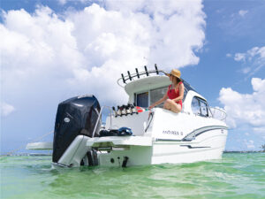 Beneteau Antares 8 at anchor