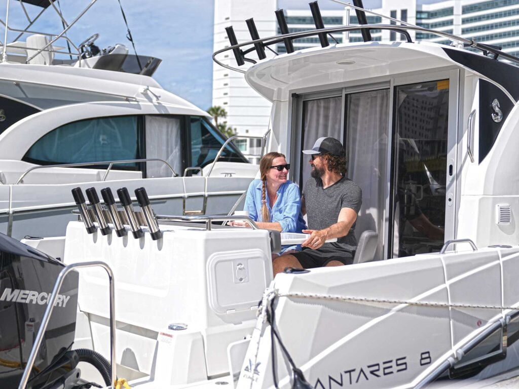 Beneteau Antares 8 at the dock