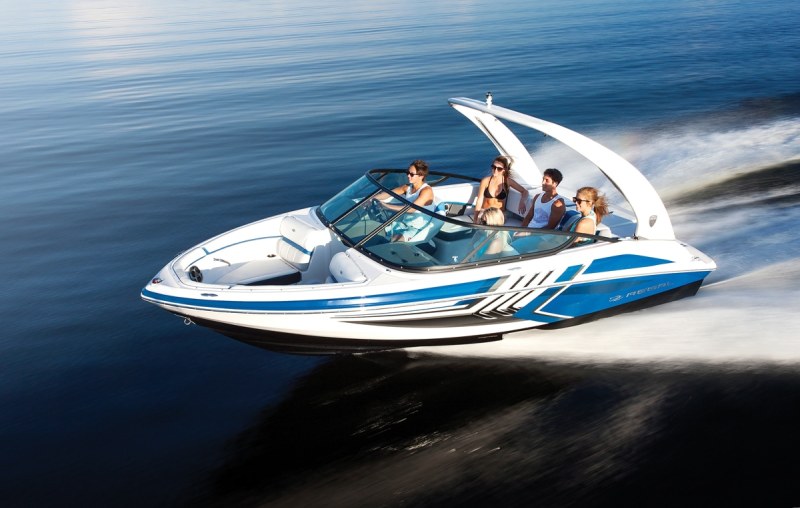LOA: 20'3"
Beam: 8'6"
Draft: 3'0"
Displacement (approx.): 3,400 lb.
More Information: regalboats.com