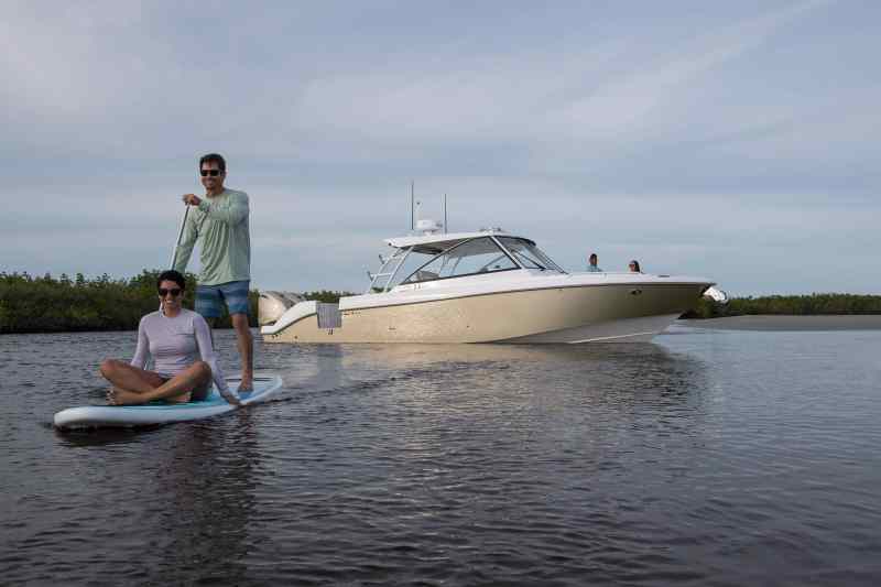 Everglades 340 DC lifestyle shot