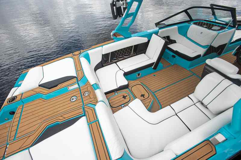 Super Air Nautique GS22E cockpit