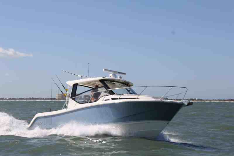 Boston Whaler 325 Conquest boasts a sturdy windshield