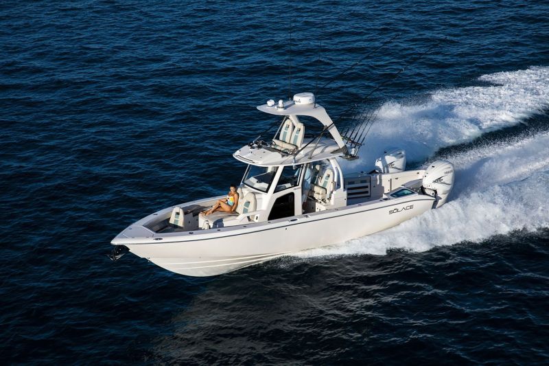 Solace 345 running offshore for fishing