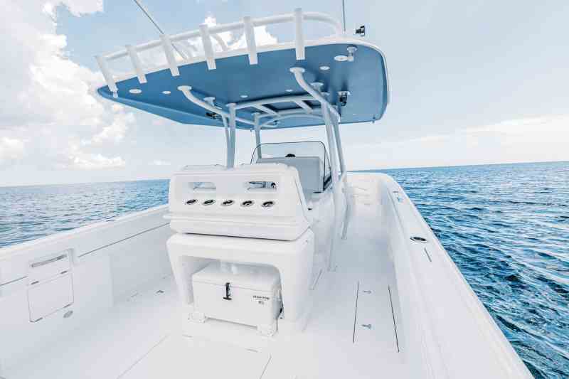Intrepid 407 Nomad FE rod holders