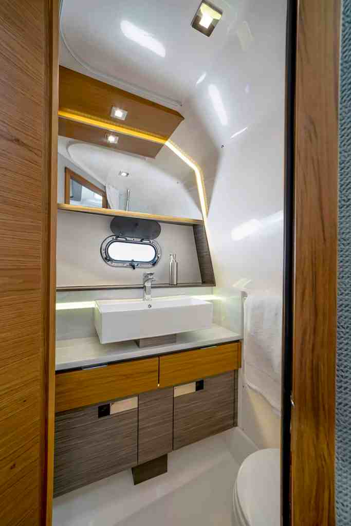 Tiara Sport 43 LS head
