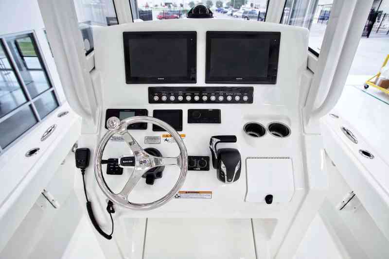 Regulator 24XO helm