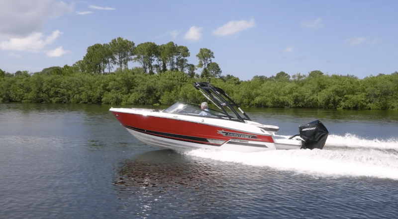 Monterey 215SS running across the lake