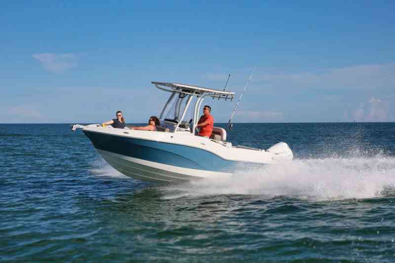 Finseeker 220 Center Console running shot