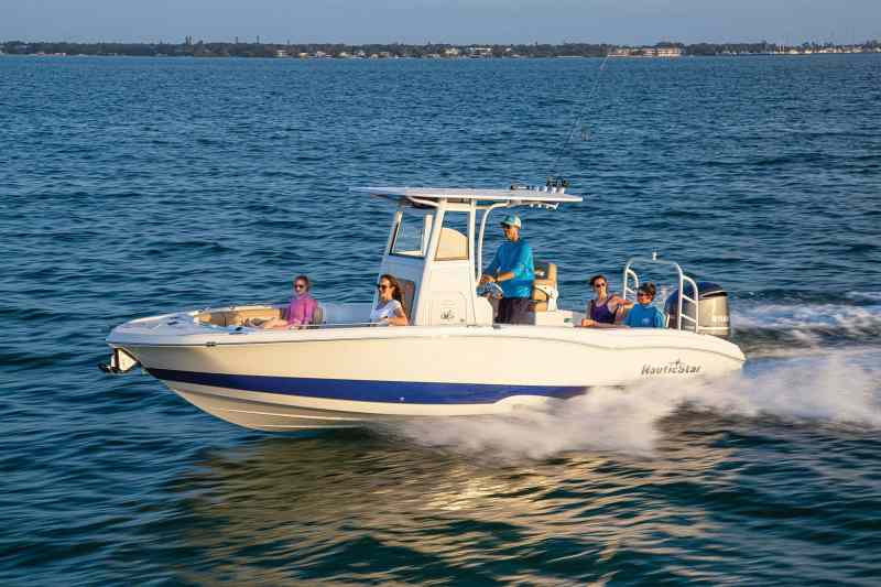 NauticStar 251 Hybrid running shot