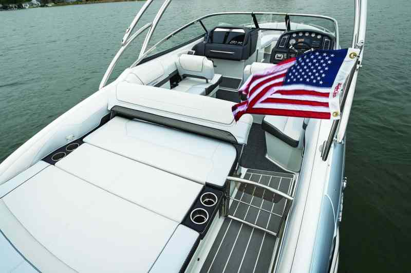 Formula 270 Bowrider sunpad