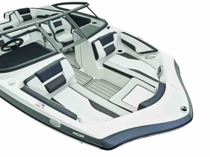 Yamaha 195S bow seating