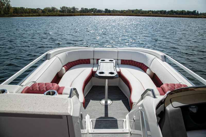 Bennington 24RTFBA Bowrider bow seating