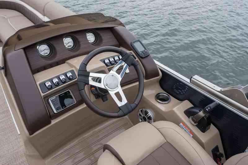 2019 Bennington G25 Fastback