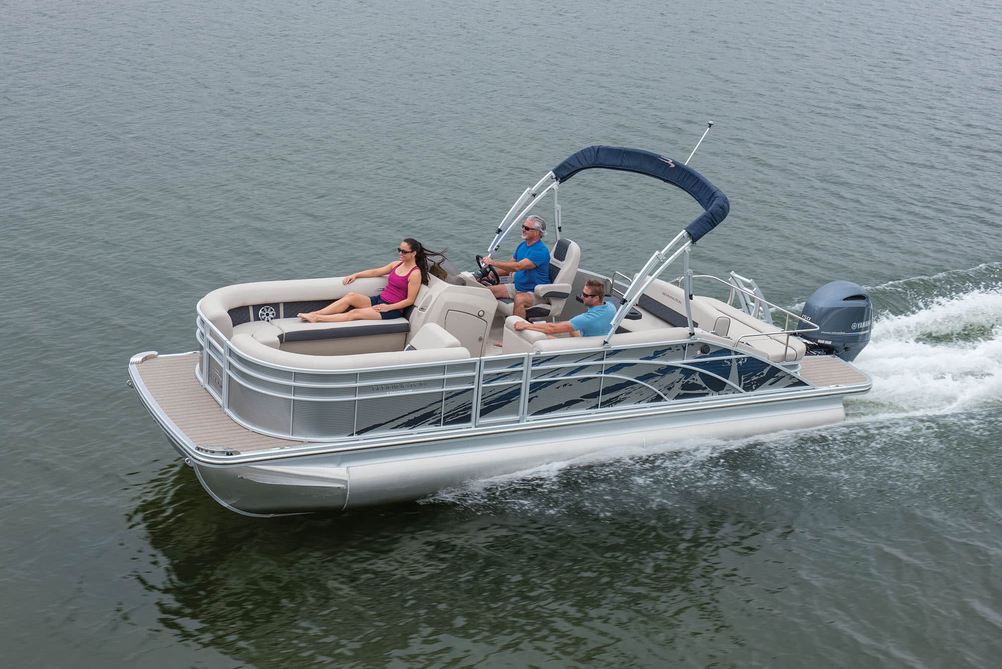 2019 Bennington SX23 Premium Swingback | Boating Mag