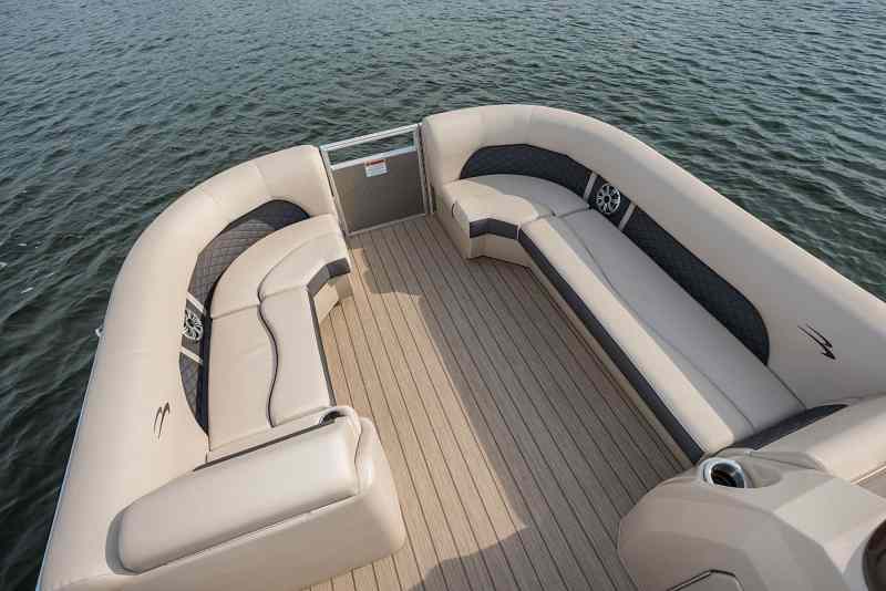 2019 Bennington SX23 Premium Swingback
