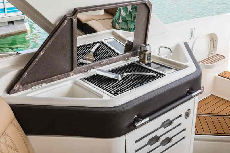 2019 Sea Ray SLX 310 OB