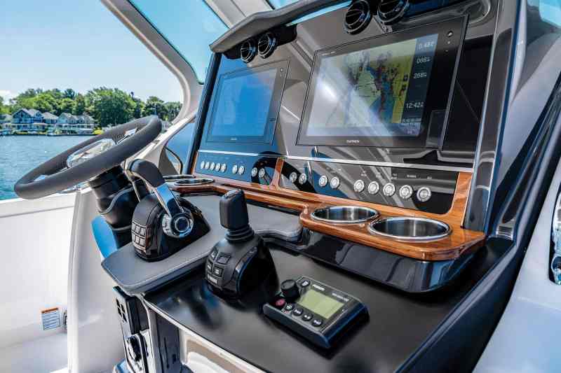 2019 Tiara Sport 34 LS