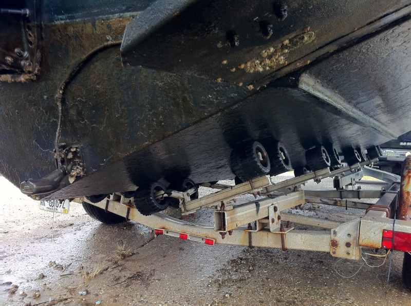 Kevin Falveys boat bottom, right after haulout.