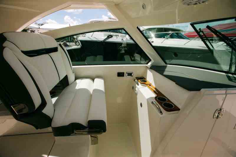 Tiara 34LX DC