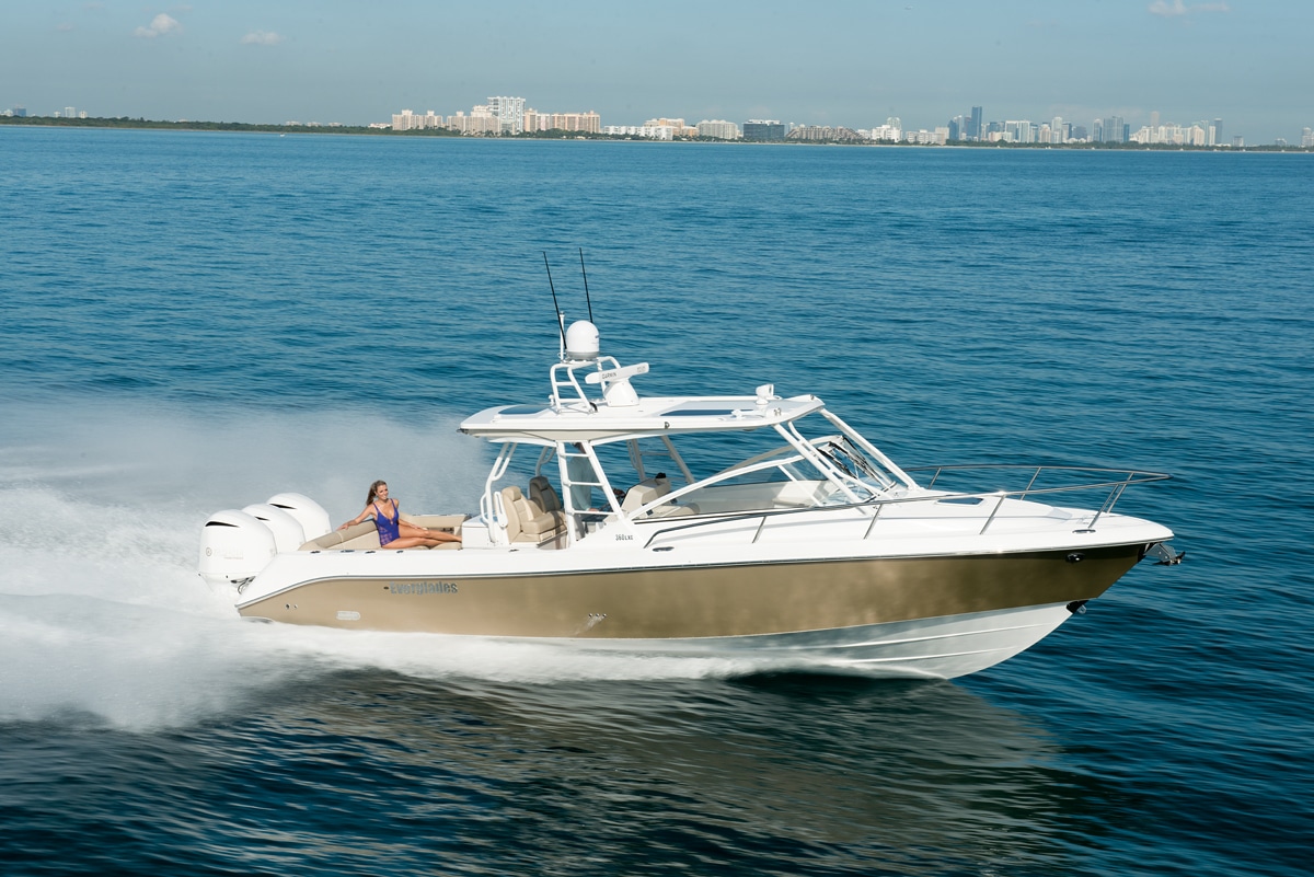 yueページ Everglades 360 LXC | Boating Mag