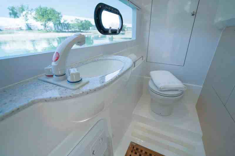 Aquila 36 Boat Test