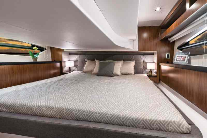 Four Winns Vista 355 Boat Test
